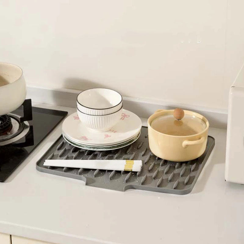 KitchenMat™ | Skrå silikone dræningsmåtte – varmebestandig og skridsikker