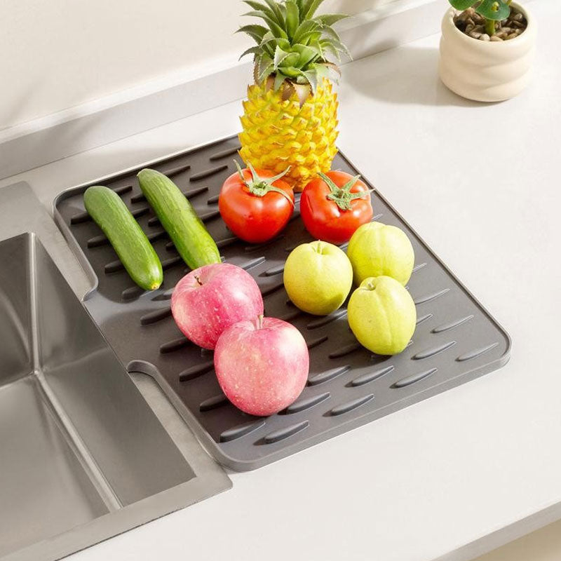 KitchenMat™ | Skrå silikone dræningsmåtte – varmebestandig og skridsikker
