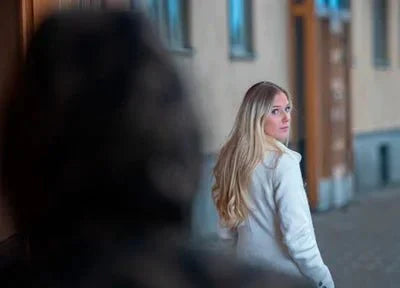 DeFendra™ | Sikkerhedsalarm til kvinder og børn til udendørs brug og på farten